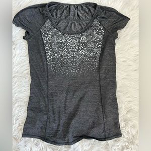 Lululemon top size 6